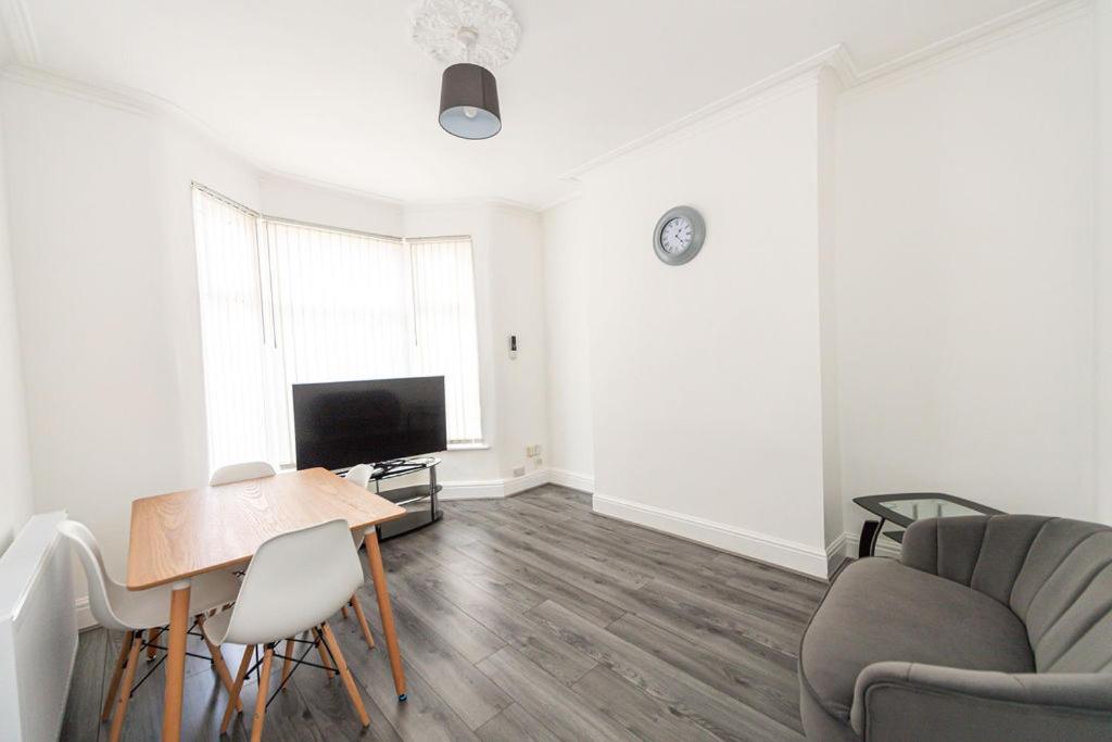 Room In Anfield Liverpool Dış mekan fotoğraf